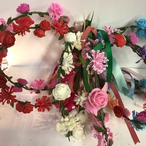 I’m selling girl hair band set of three